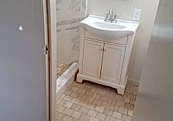 01_bathroom_remodeled_birmingham_al.jpg